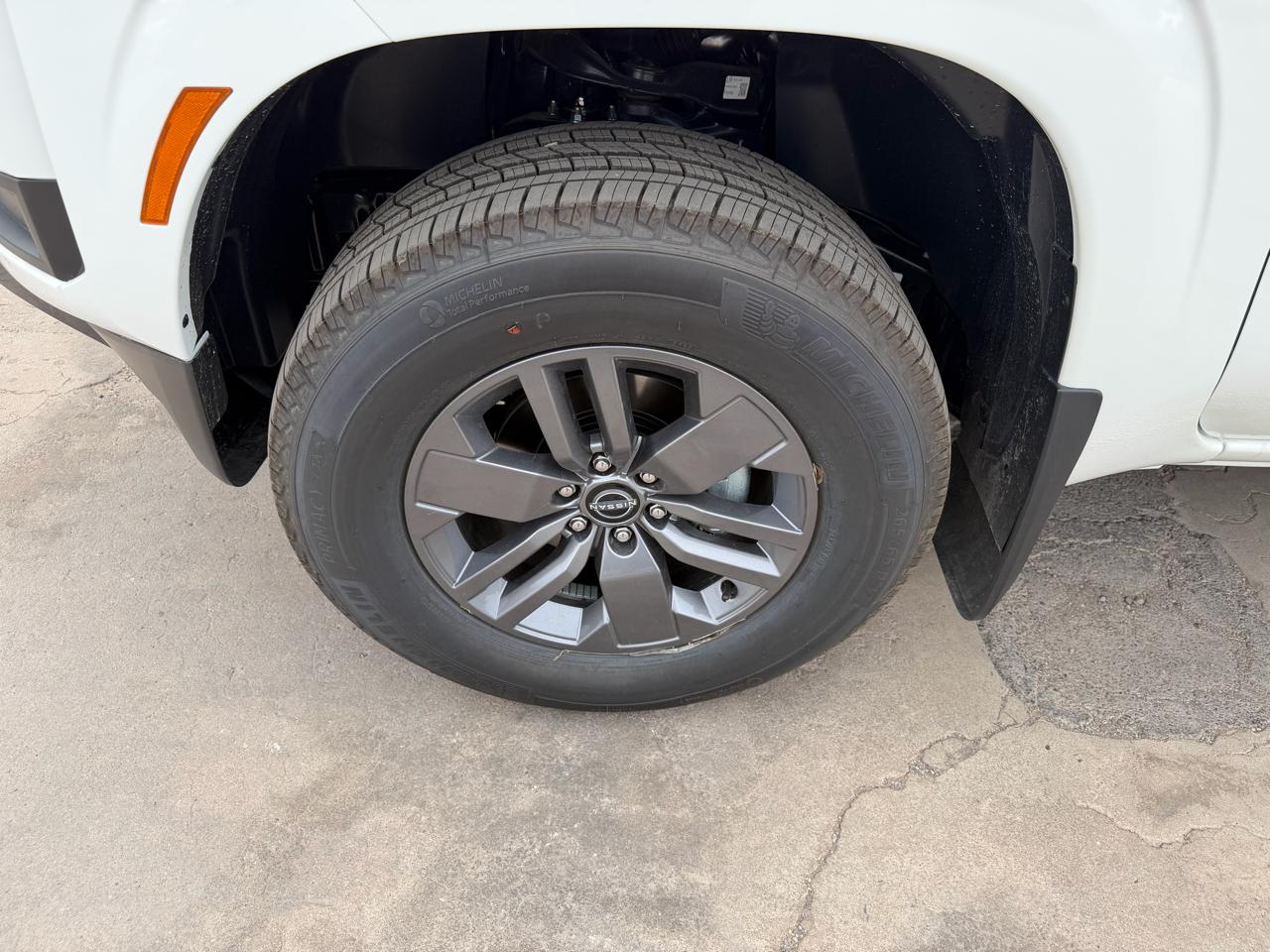 Nissan Frontier Crew Cab 4x4 SV 2026