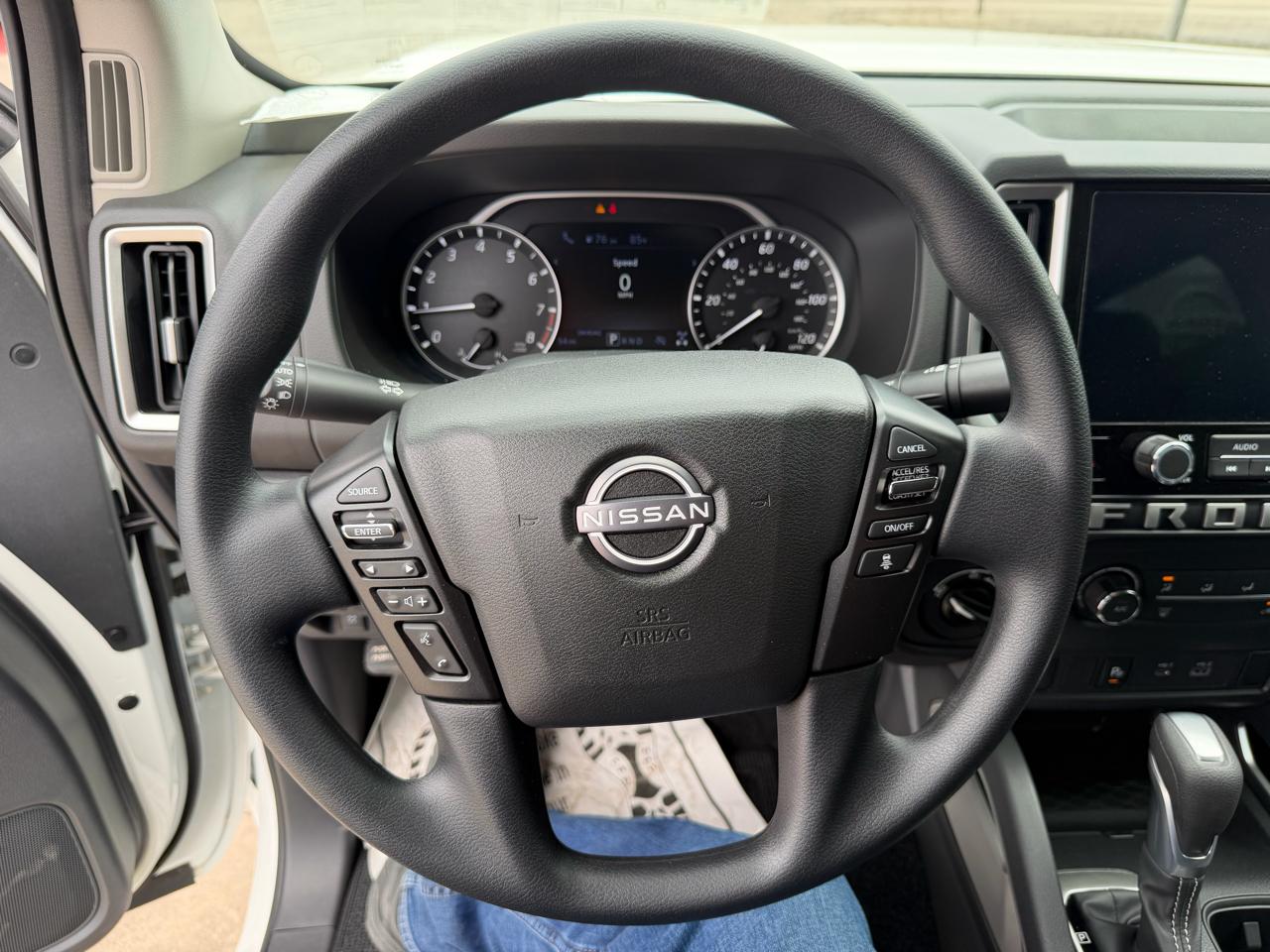 Nissan Frontier Crew Cab 4x4 SV 2026