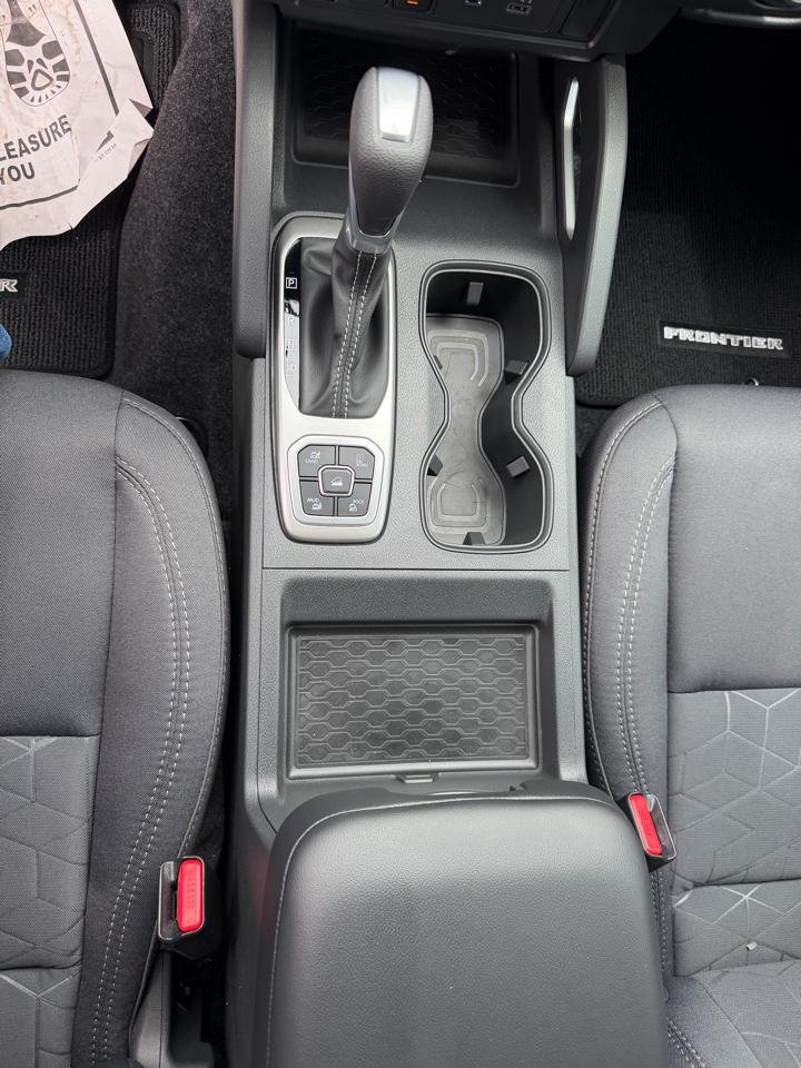 Nissan Frontier Crew Cab 4x4 SV 2026