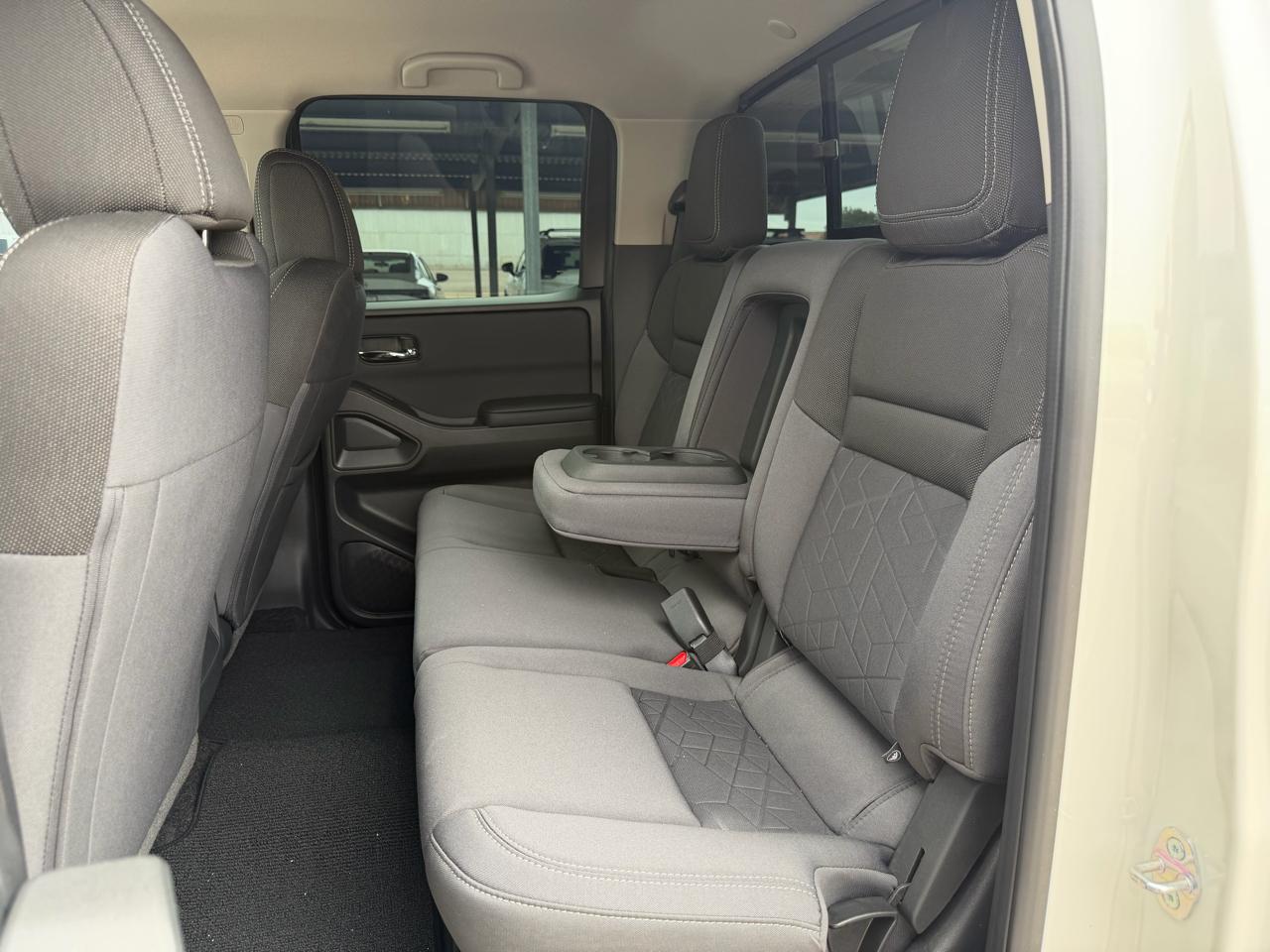 Nissan Frontier Crew Cab 4x4 SV 2026