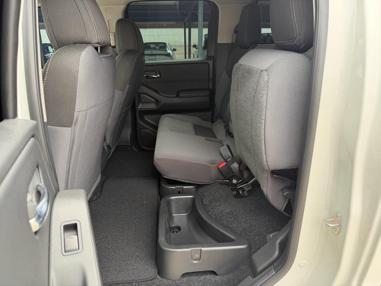 Nissan Frontier Crew Cab 4x4 SV 2026