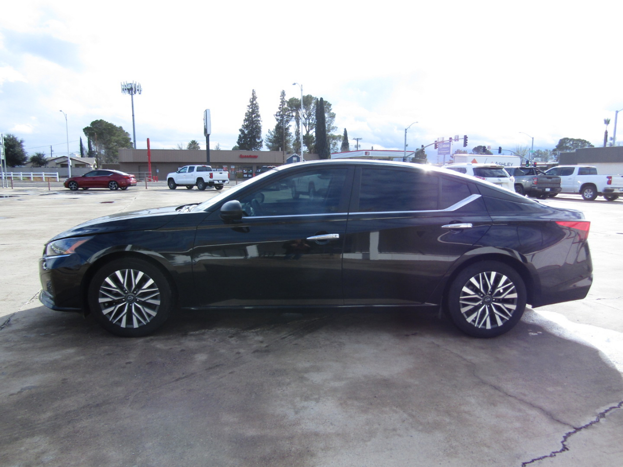 Nissan Altima 2.5 SV Sedan 2024