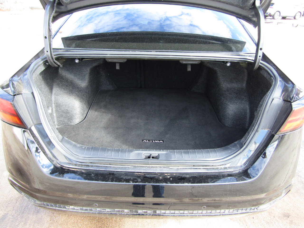 Nissan Altima 2.5 SV Sedan 2024