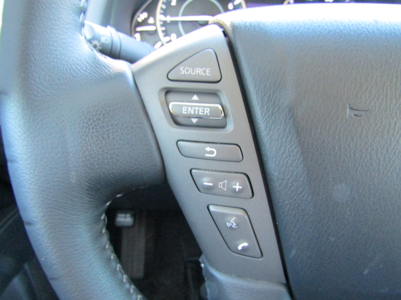 Nissan Armada 4x2 SL 2017