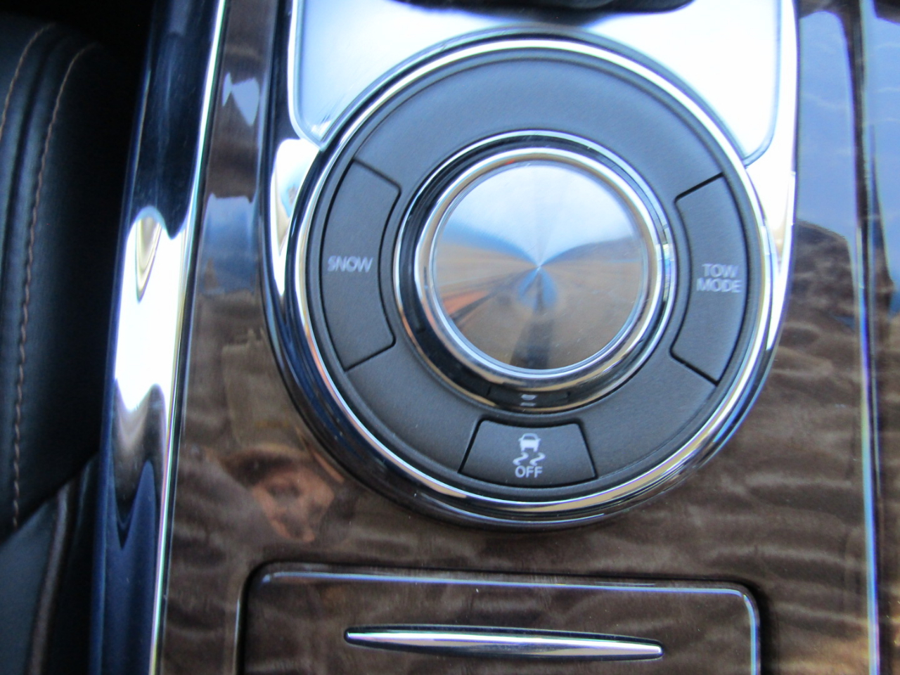 Nissan Armada 4x2 SL 2017