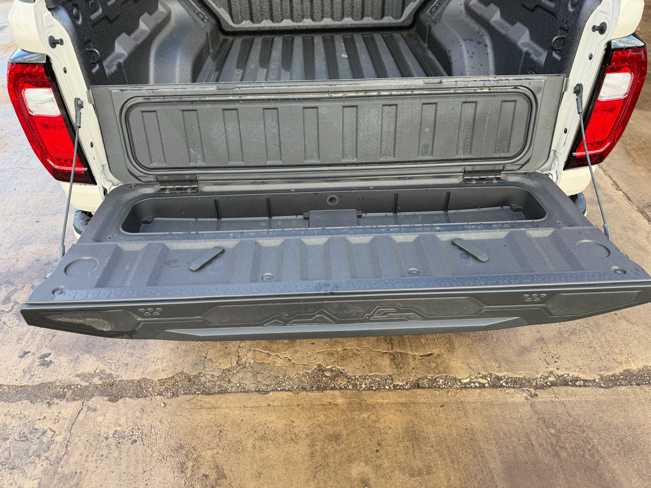 GMC Canyon 4WD Crew Cab AT4 2026