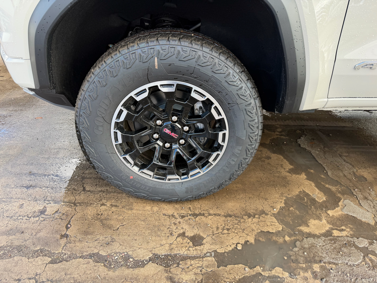 GMC Canyon 4WD Crew Cab AT4 2026