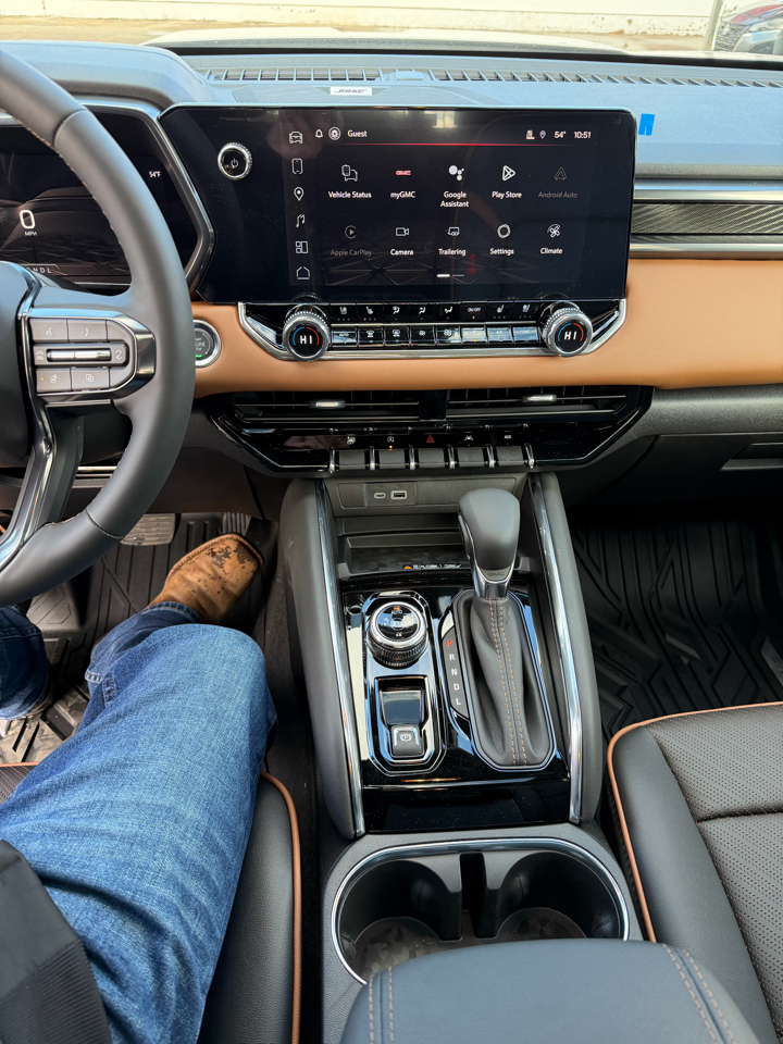 GMC Canyon 4WD Crew Cab AT4 2026