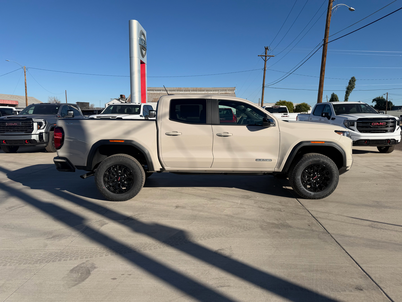 GMC Canyon 4WD Crew Cab Elevation 2026