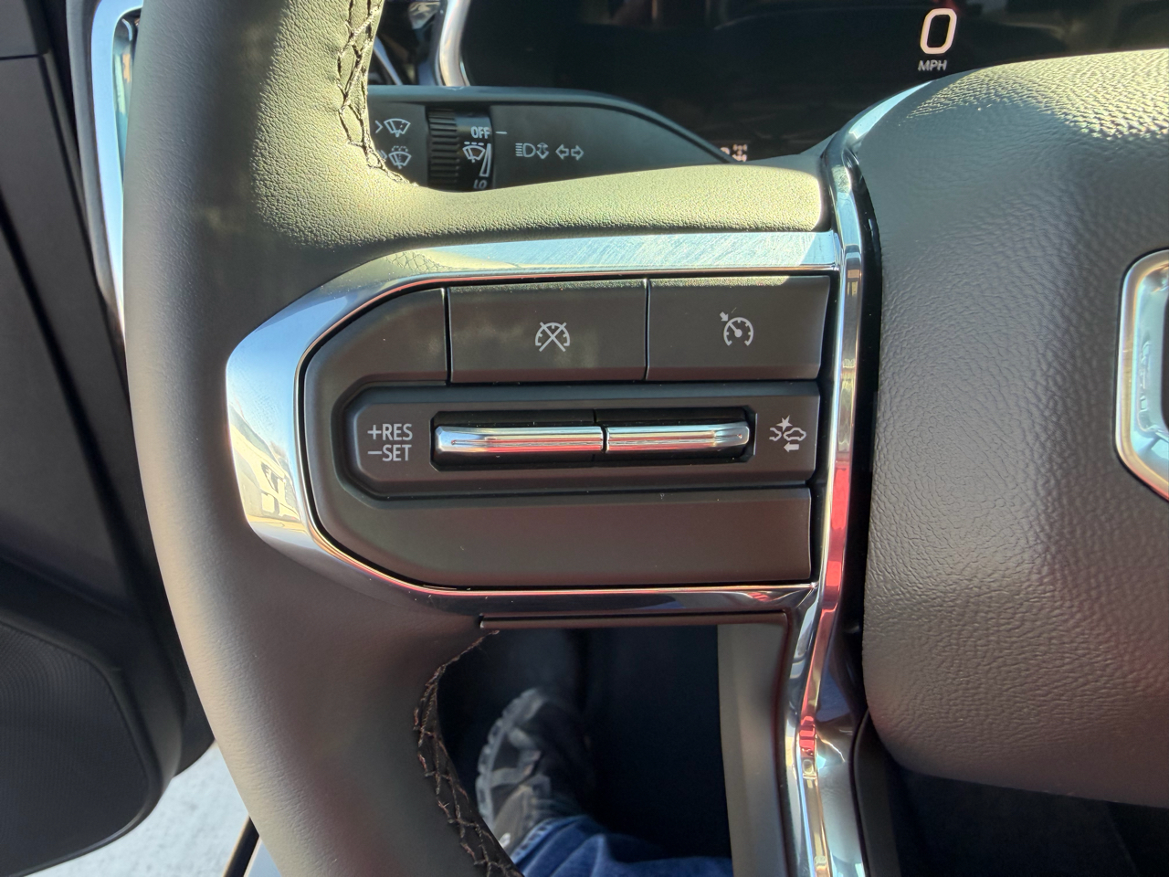 GMC Canyon 4WD Crew Cab Elevation 2026