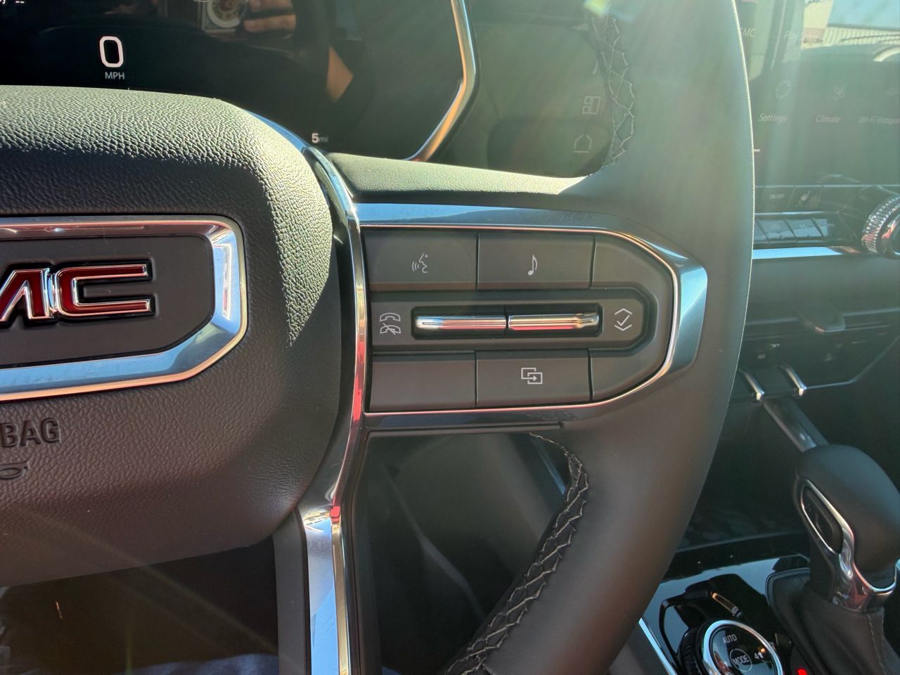 GMC Canyon 4WD Crew Cab Elevation 2026