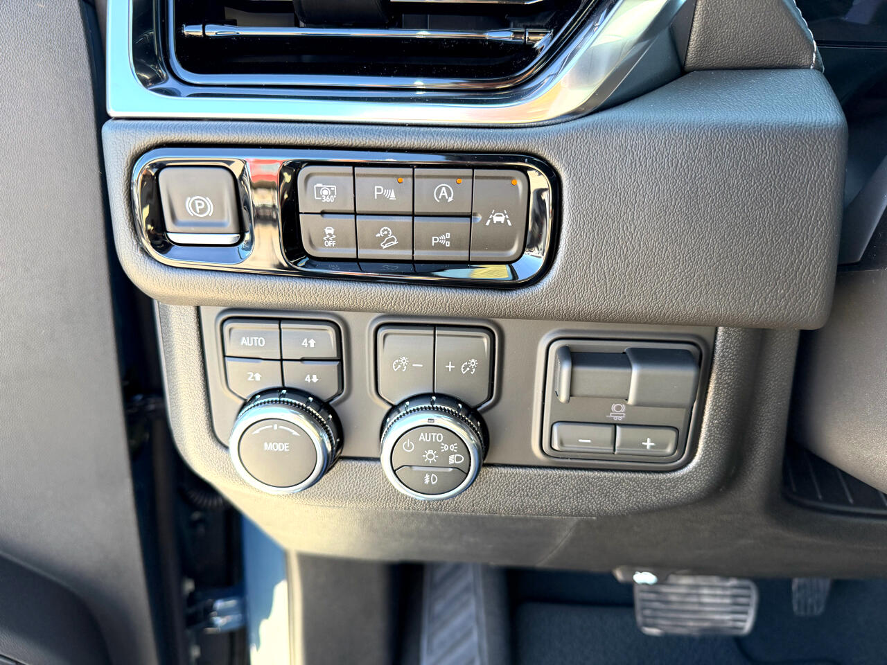 GMC Yukon 4WD 4dr Denali 2026