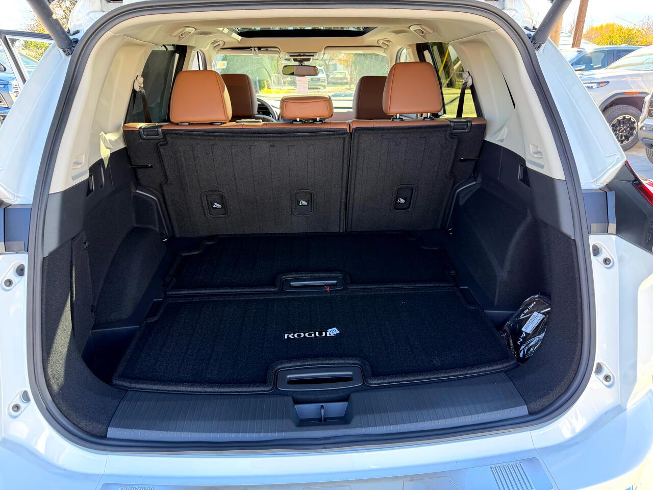 Nissan Rogue AWD Platinum *Ltd Avail* 2026