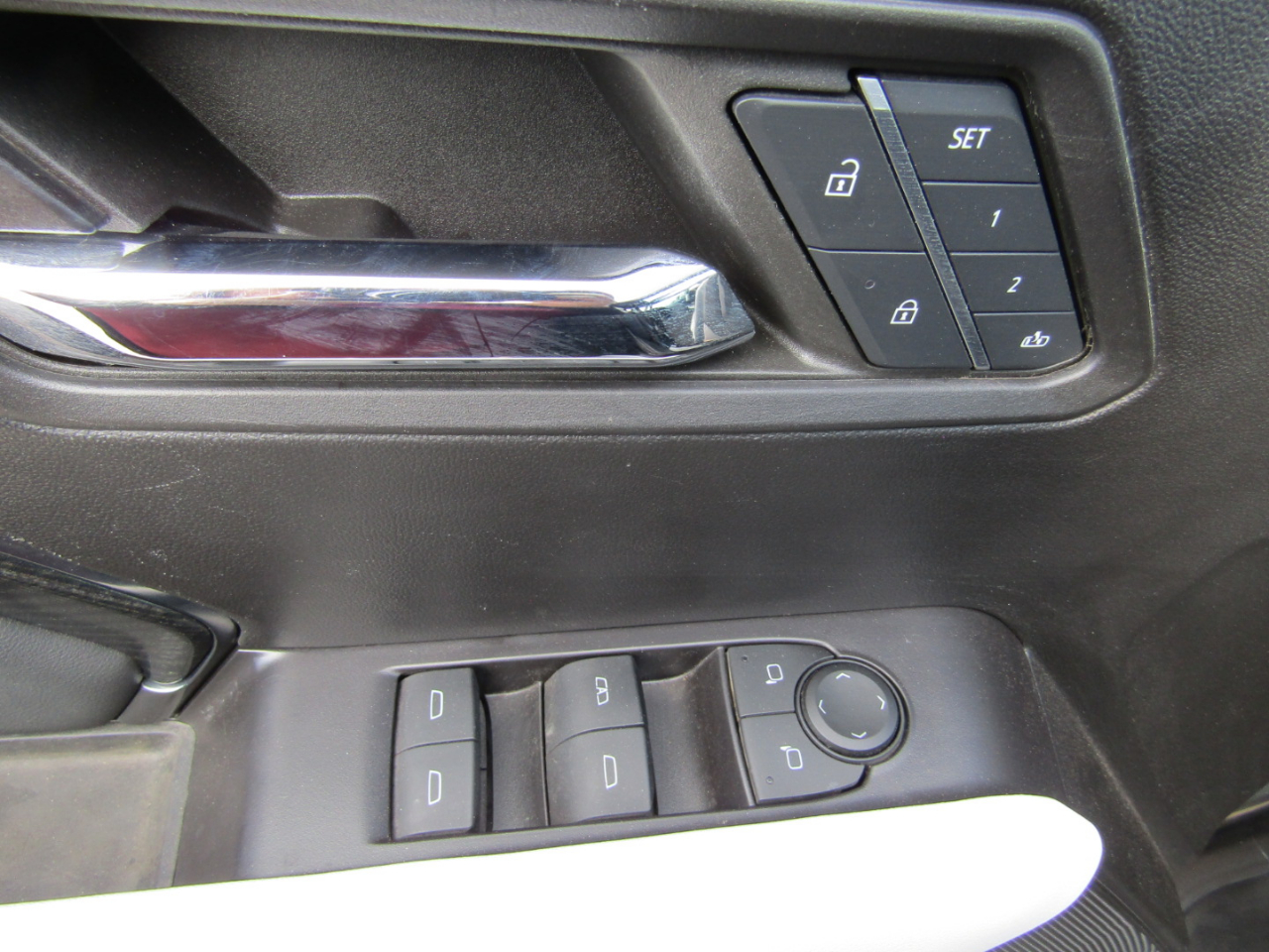 GMC Canyon 4WD Crew Cab AT4X 2024