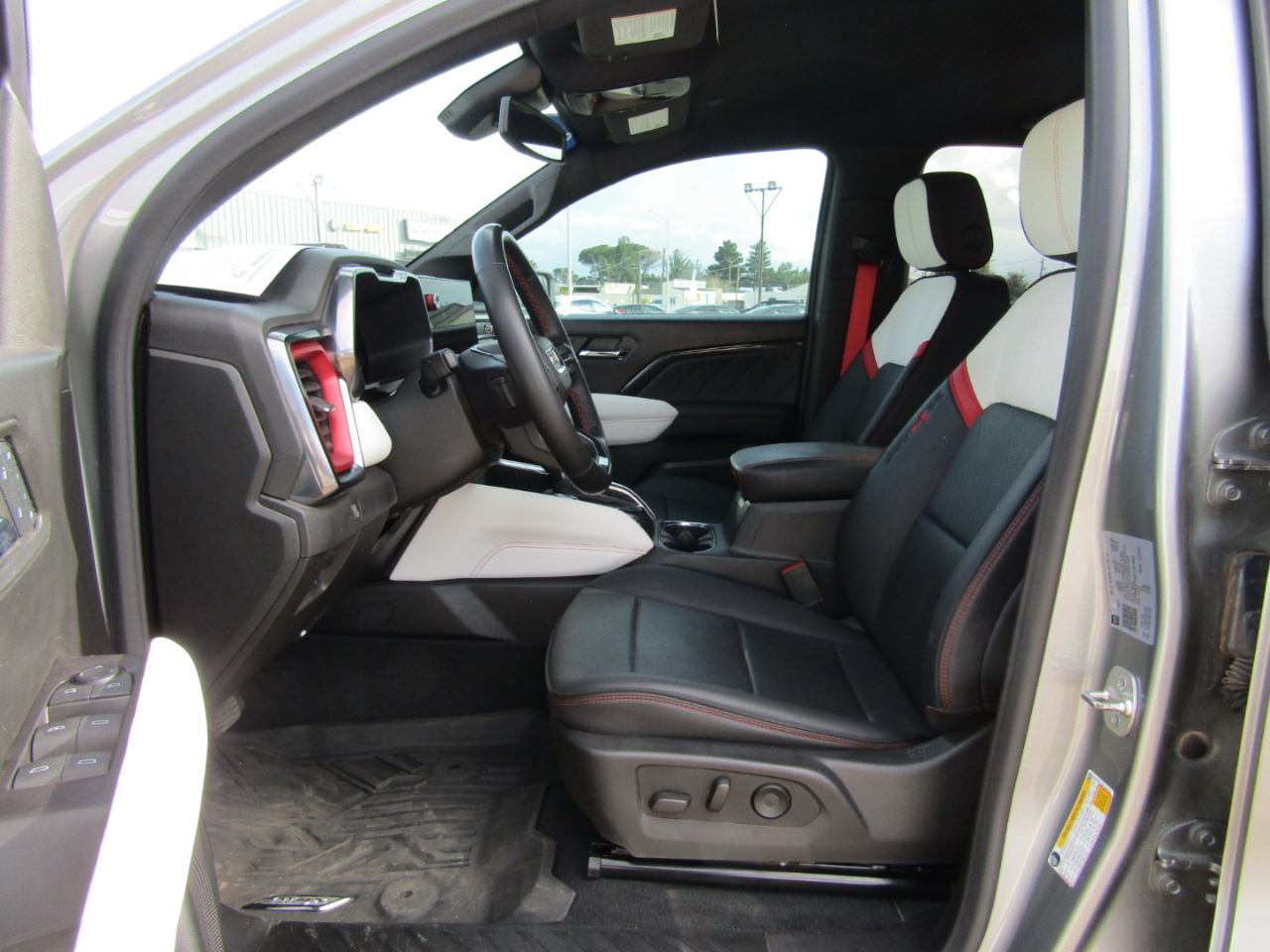 GMC Canyon 4WD Crew Cab AT4X 2024