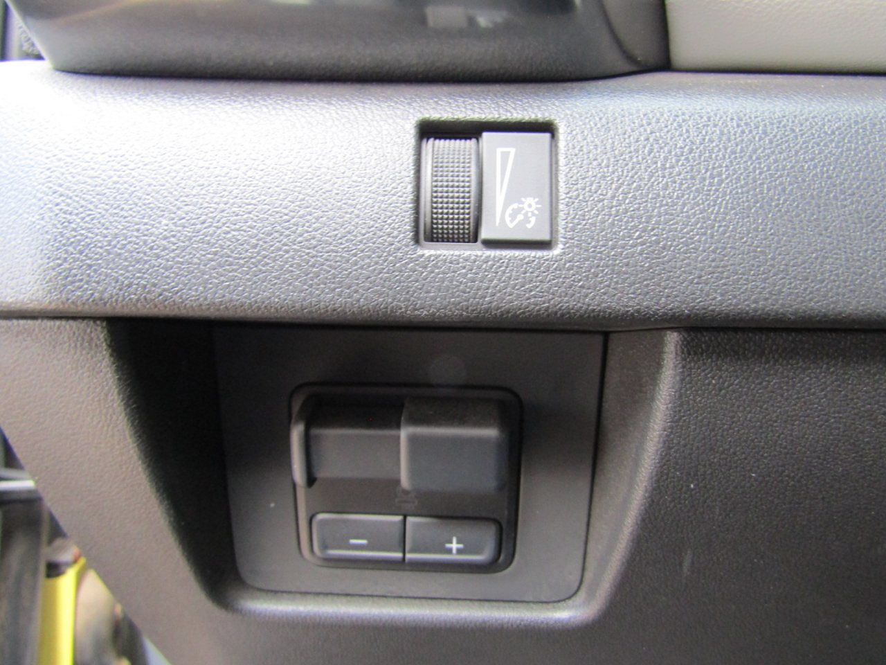 GMC Canyon 4WD Crew Cab AT4X 2024