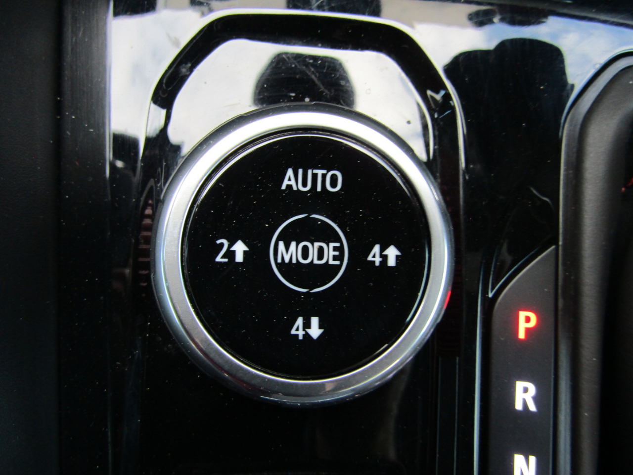 GMC Canyon 4WD Crew Cab AT4X 2024