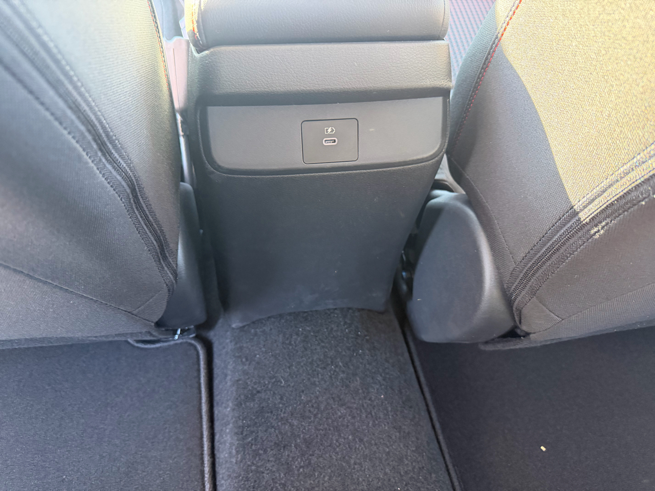 Nissan Sentra SR Sedan 2026