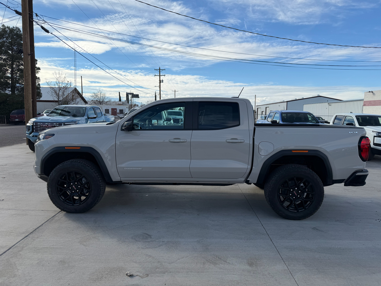 GMC Canyon 4WD Crew Cab Elevation 2026