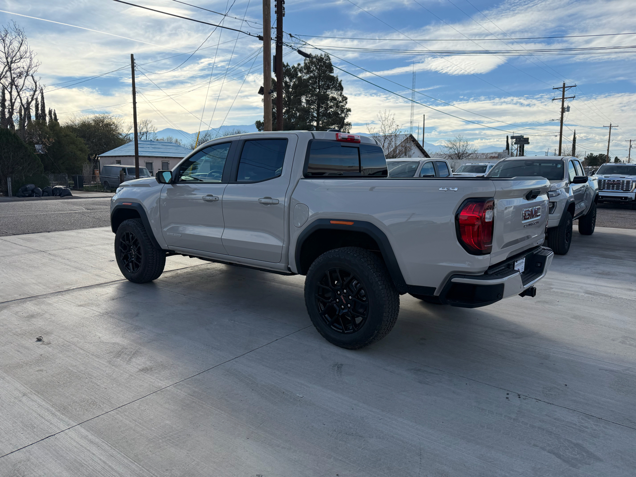 GMC Canyon 4WD Crew Cab Elevation 2026