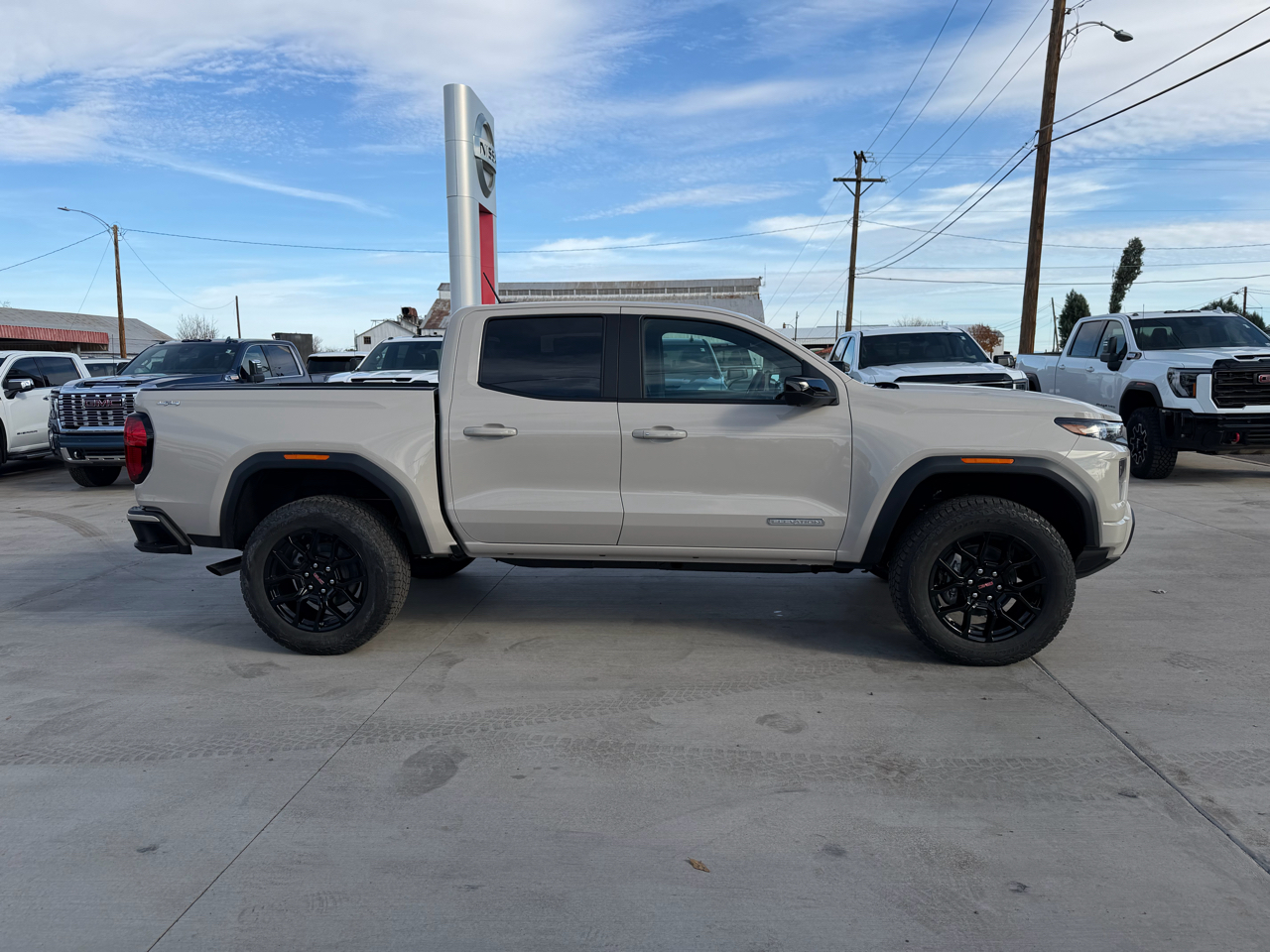 GMC Canyon 4WD Crew Cab Elevation 2026