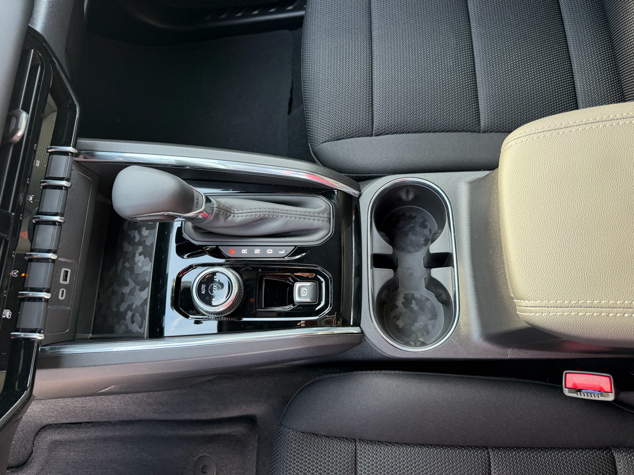 GMC Canyon 4WD Crew Cab Elevation 2026