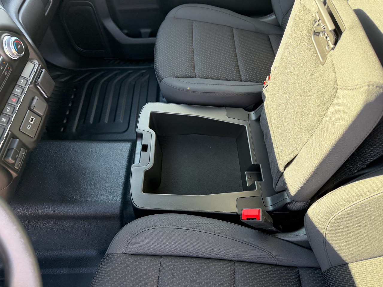 GMC Sierra 2500HD 2WD Reg Cab 142" Pro 2026