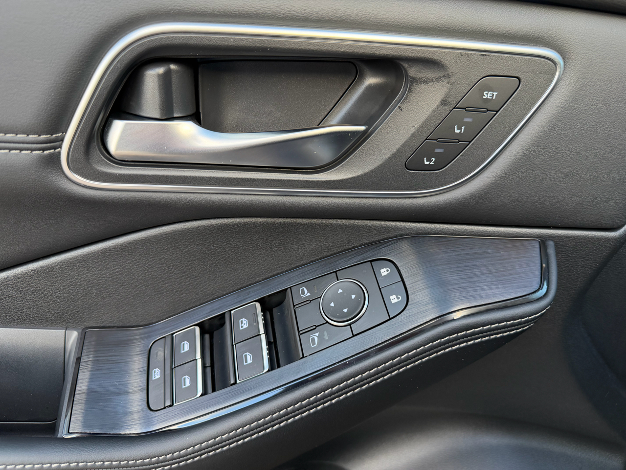 Nissan Rogue AWD Platinum *Ltd Avail* 2026