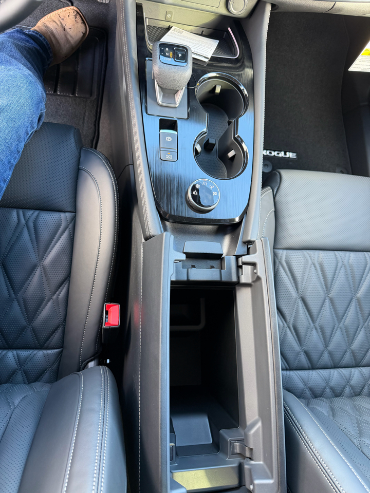 Nissan Rogue AWD Platinum *Ltd Avail* 2026