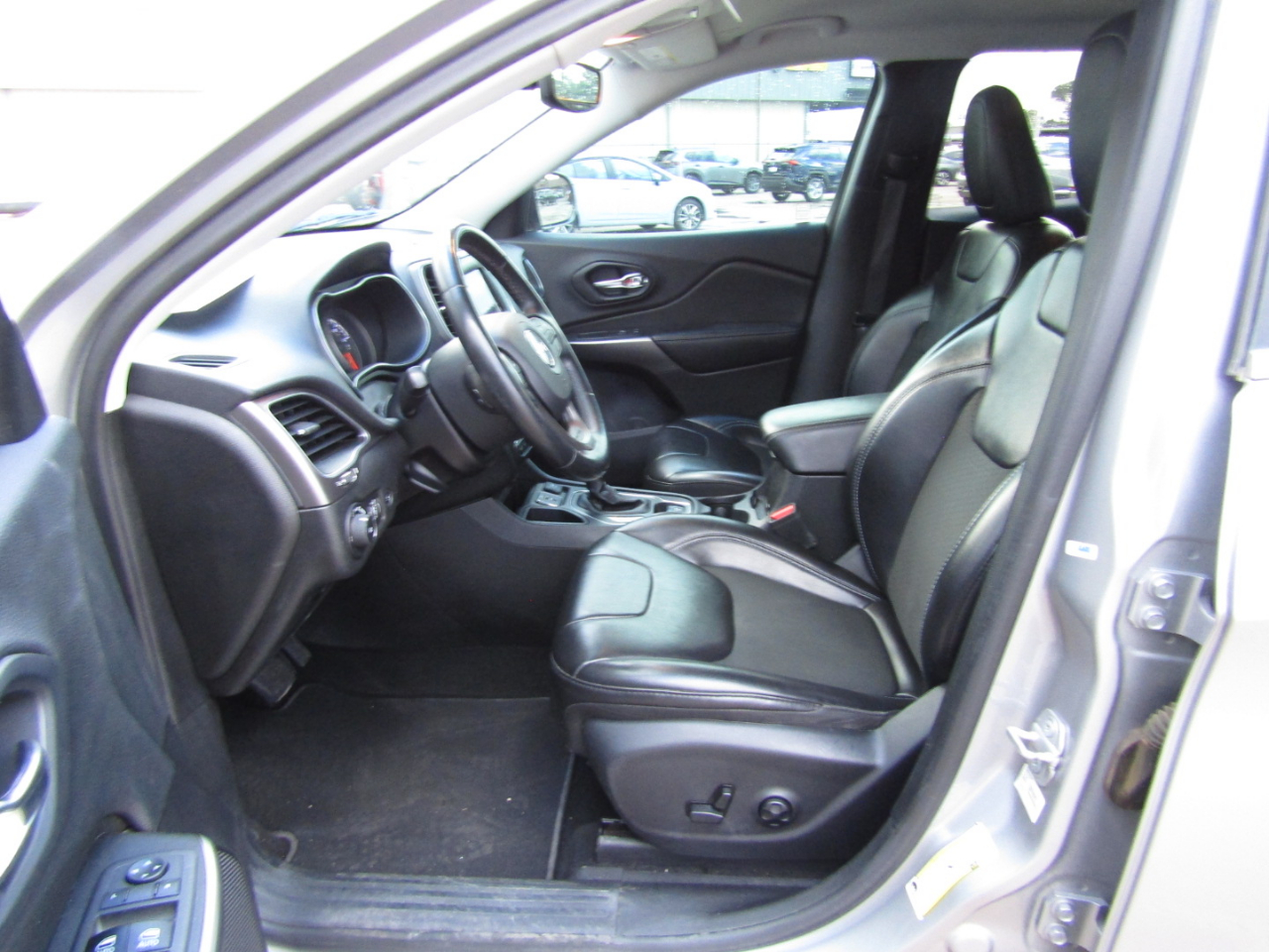 Jeep Cherokee Latitude Plus FWD 2019