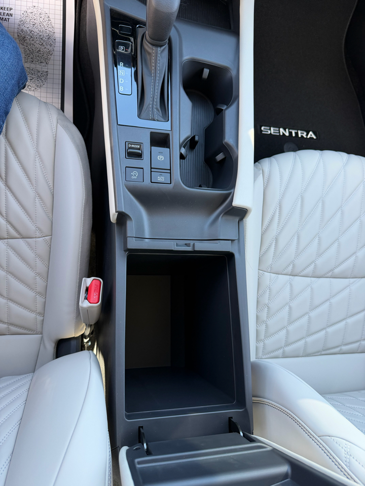 Nissan Sentra SL Sedan 2026