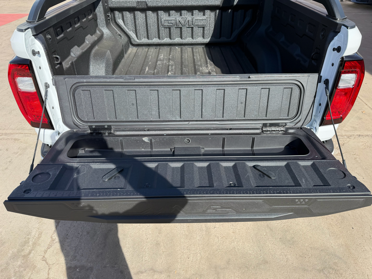 GMC Canyon 4WD Crew Cab AT4 2026