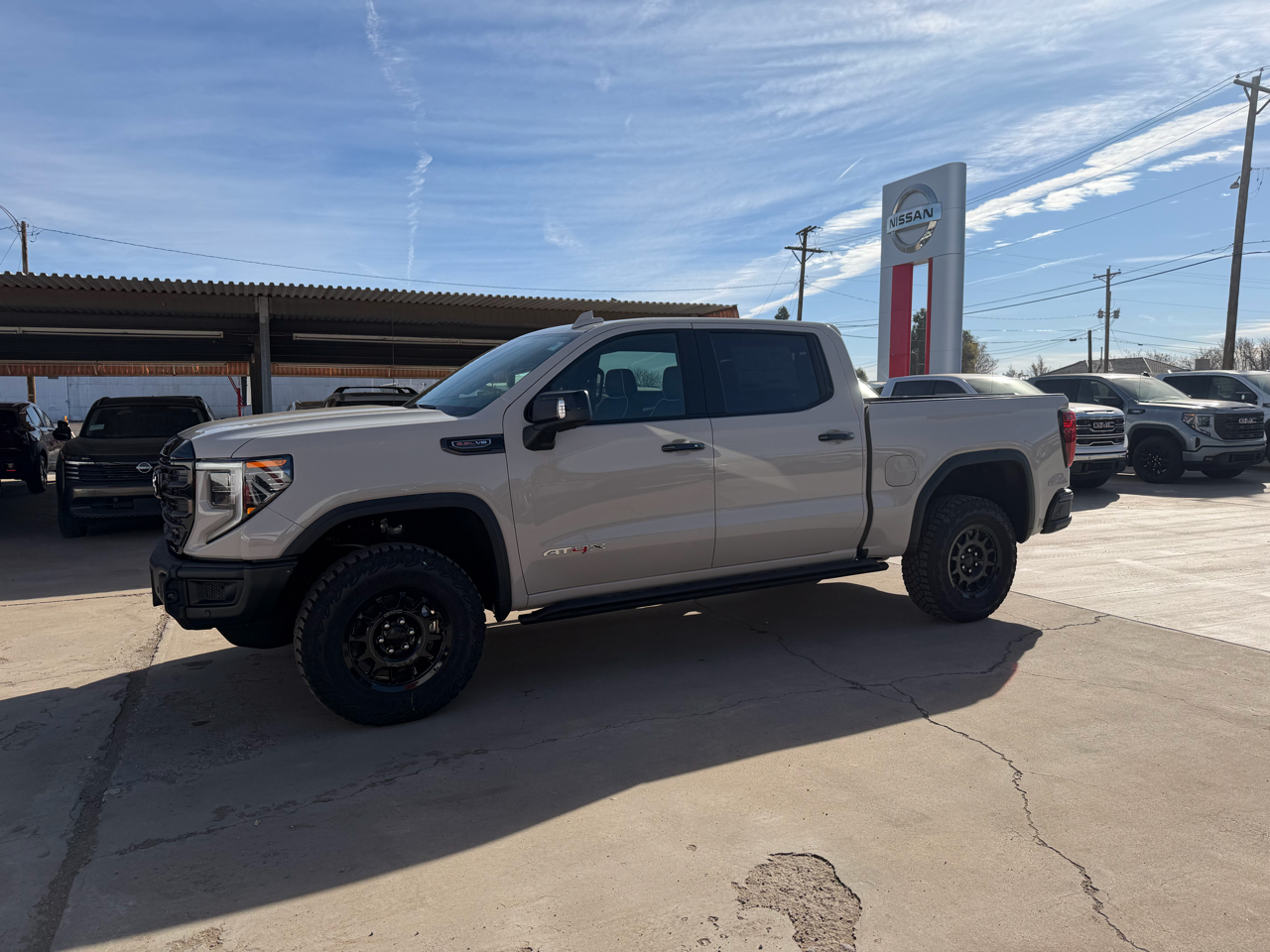 GMC Sierra 1500 4WD Crew Cab 147" AT4X 2026