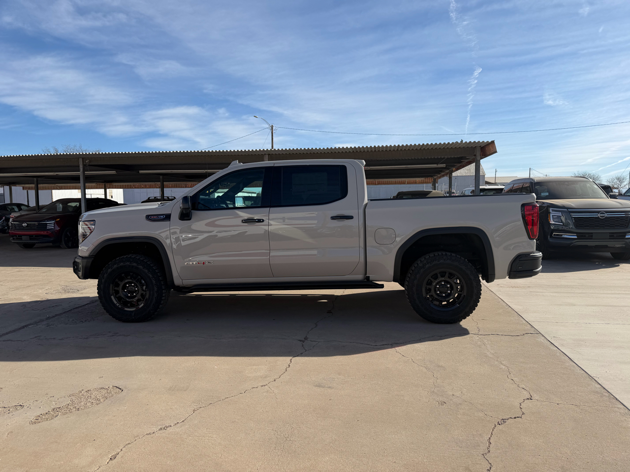 GMC Sierra 1500 4WD Crew Cab 147" AT4X 2026