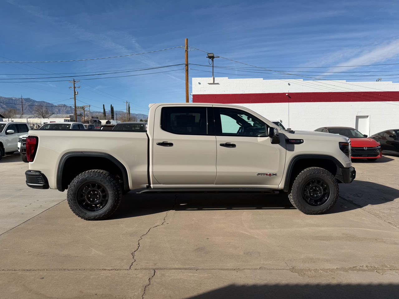 GMC Sierra 1500 4WD Crew Cab 147" AT4X 2026