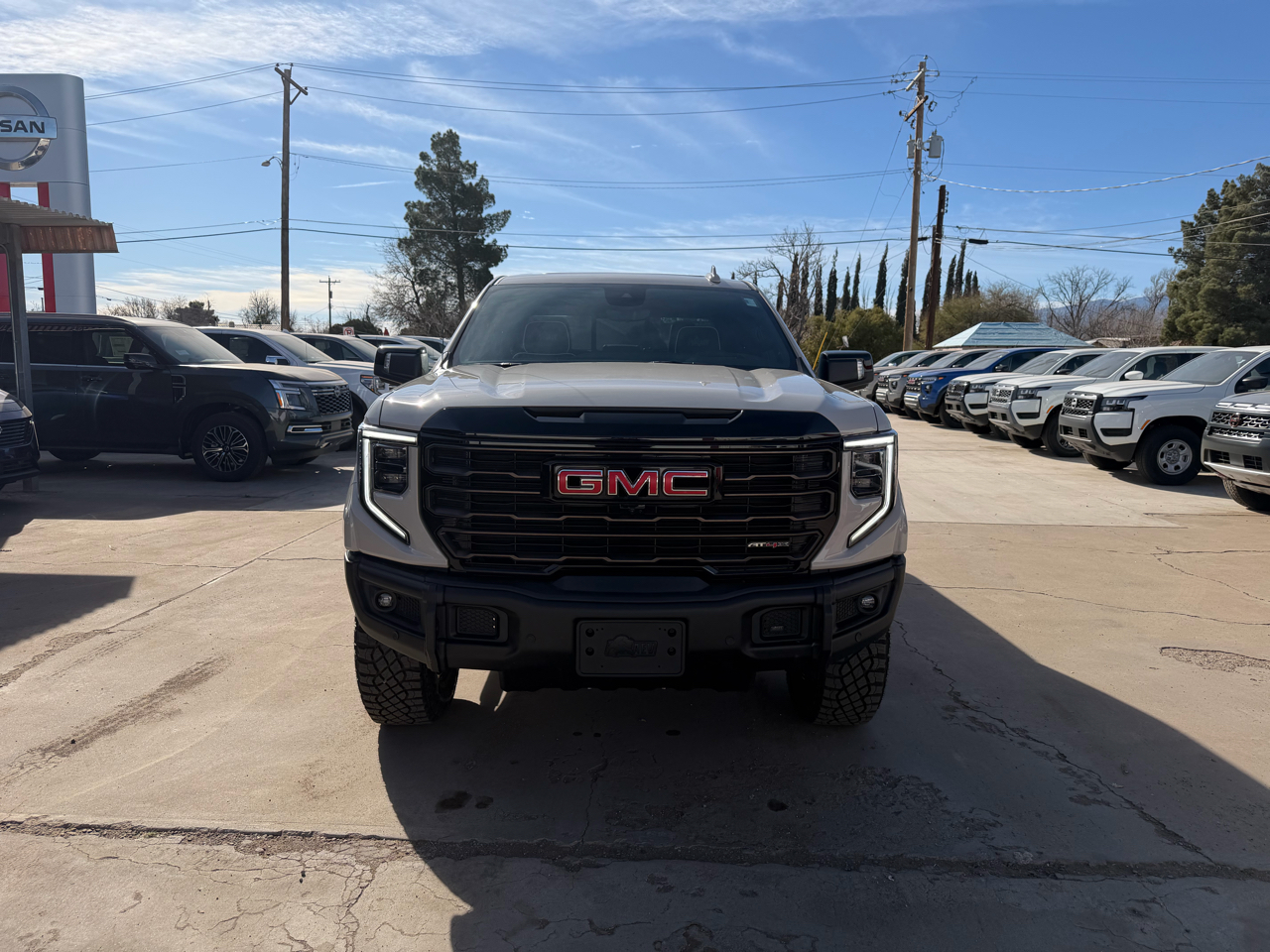 GMC Sierra 1500 4WD Crew Cab 147" AT4X 2026