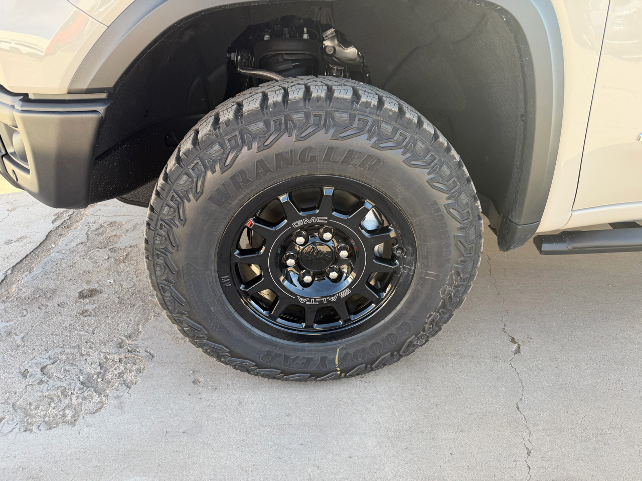 GMC Sierra 1500 4WD Crew Cab 147" AT4X 2026