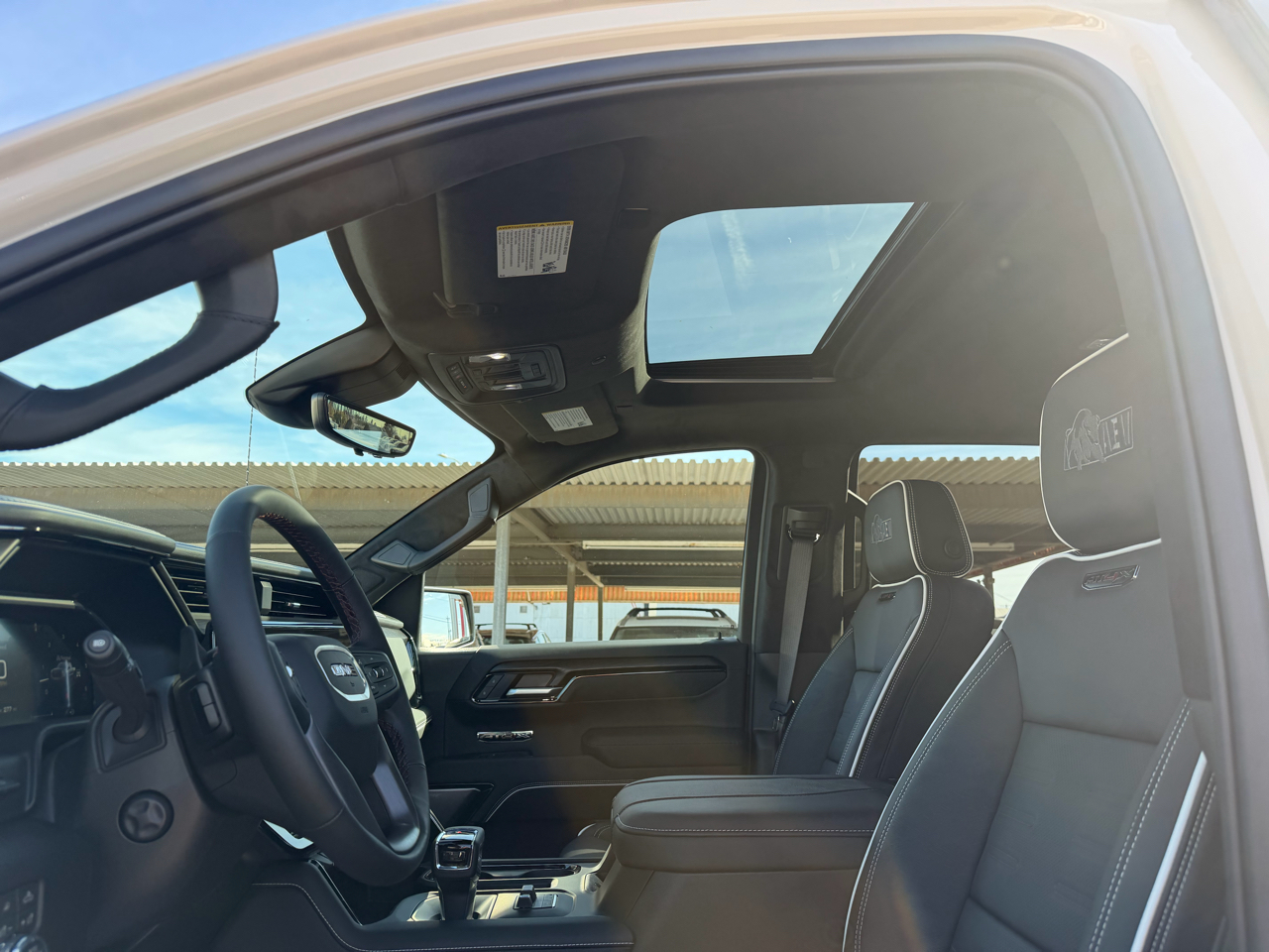 GMC Sierra 1500 4WD Crew Cab 147" AT4X 2026