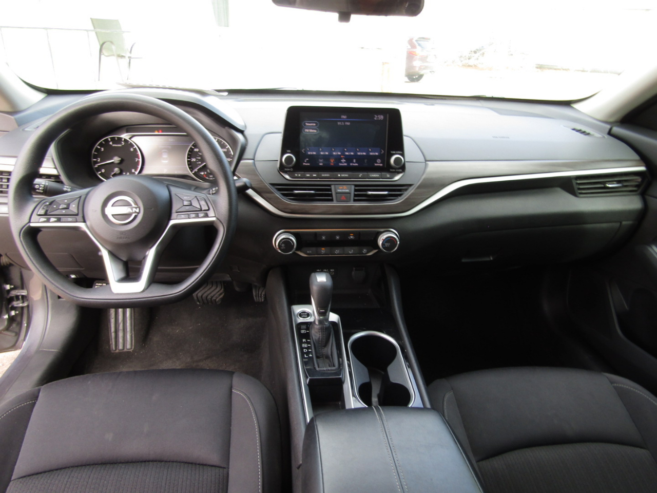 Nissan Altima 2.5 SV Sedan 2024