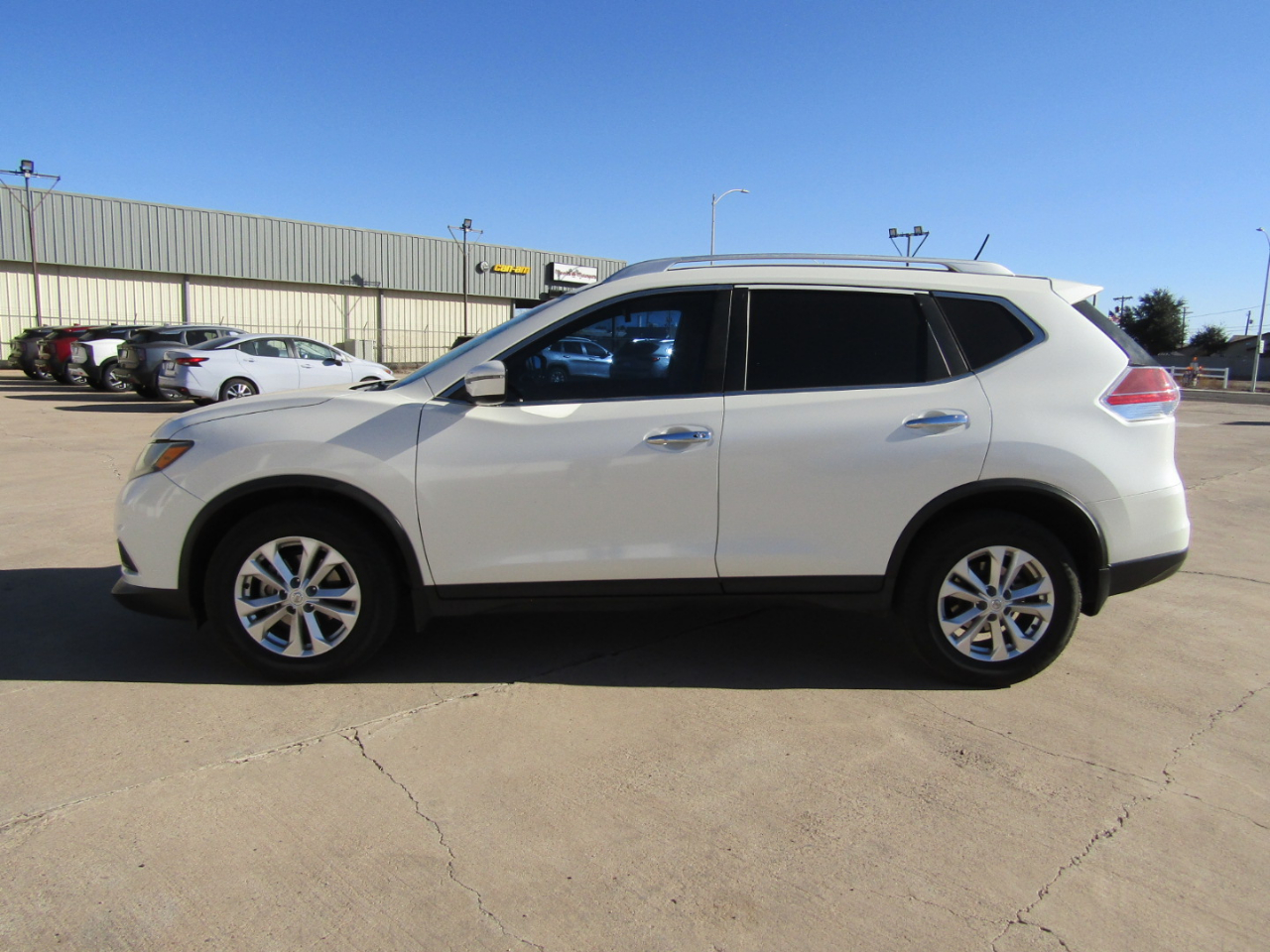 Nissan Rogue FWD 4dr SV 2016