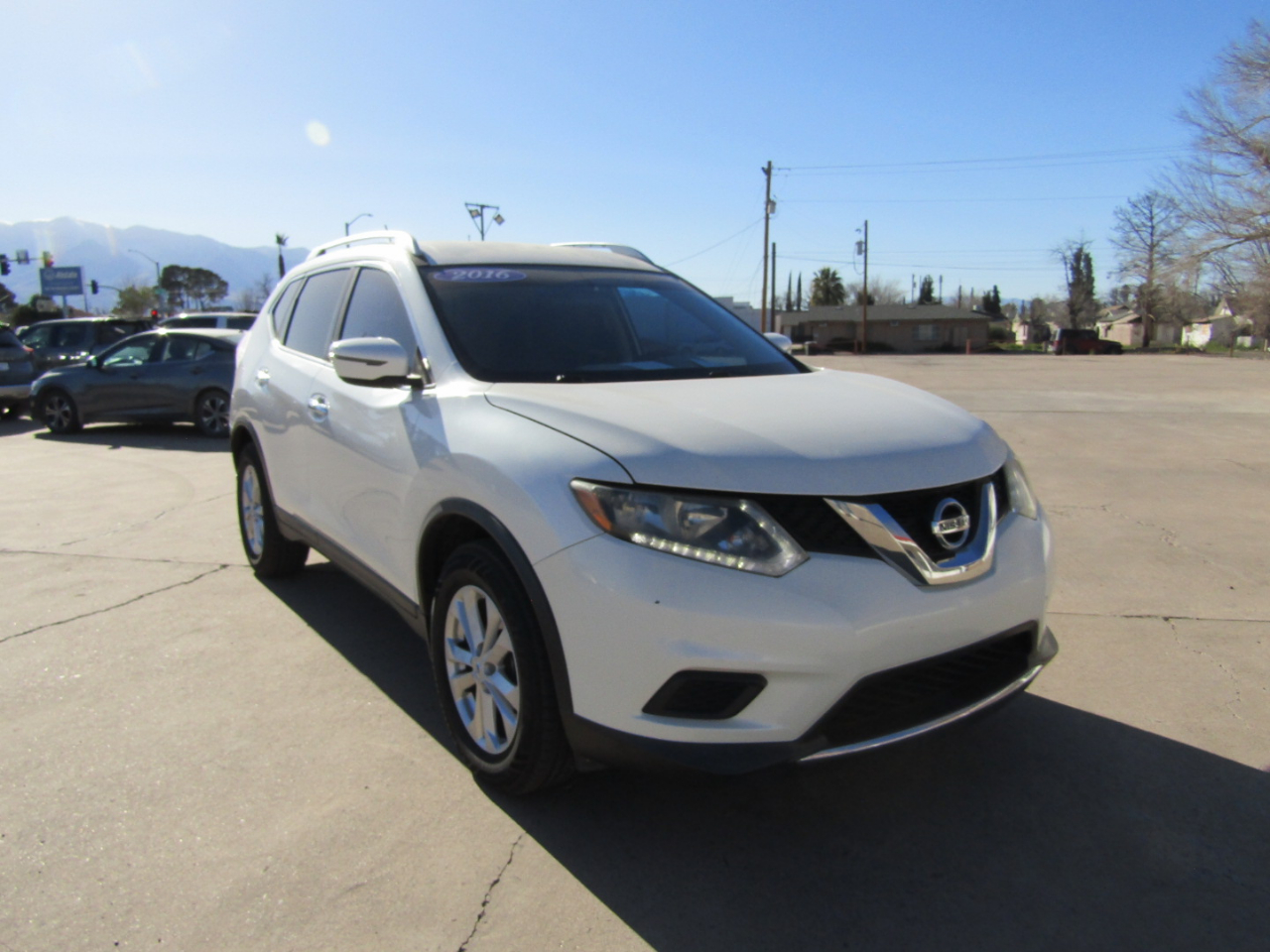 Nissan Rogue FWD 4dr SV 2016