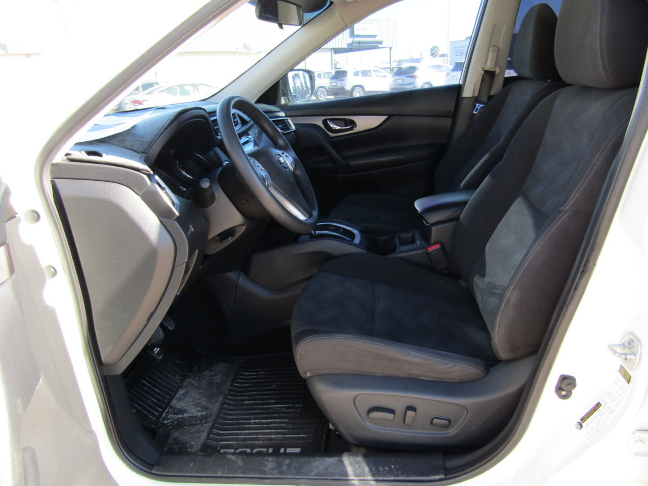 Nissan Rogue FWD 4dr SV 2016