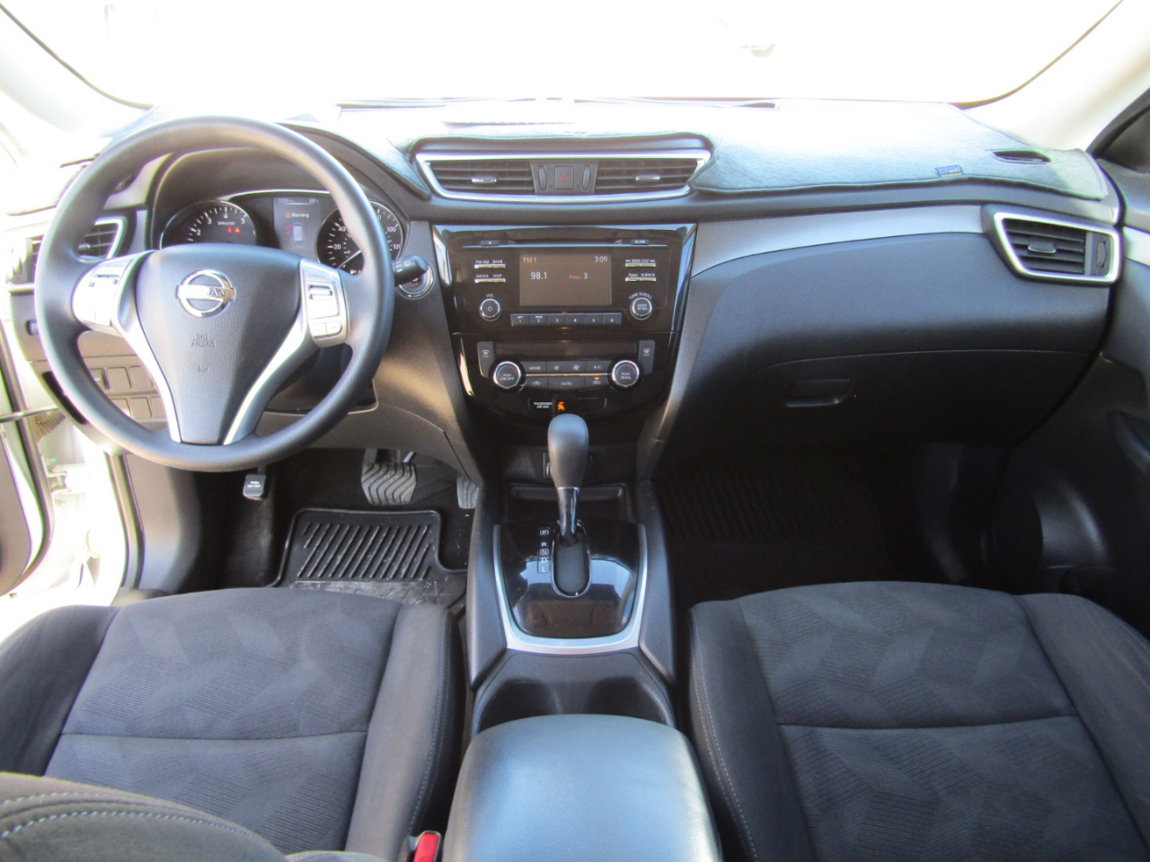 Nissan Rogue FWD 4dr SV 2016