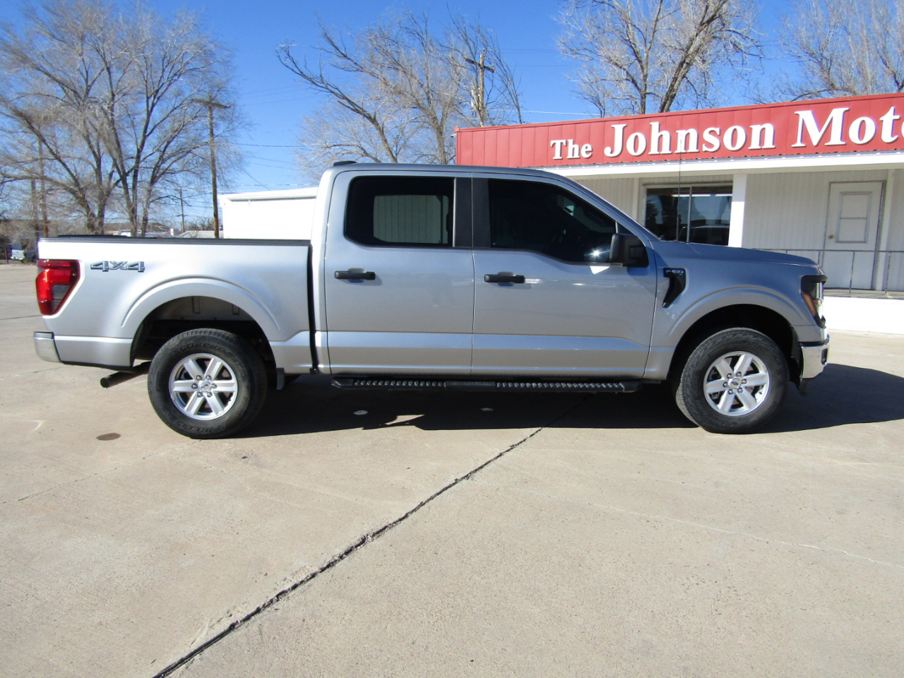 Ford F-150 XL 4WD SuperCrew 5.5' Box 2024