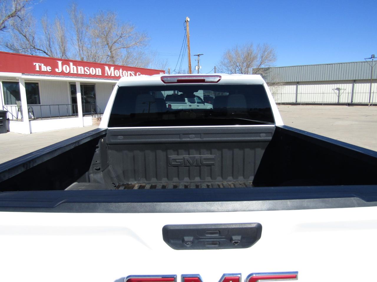 GMC Sierra 1500 4WD Crew Cab 147" SLT 2024