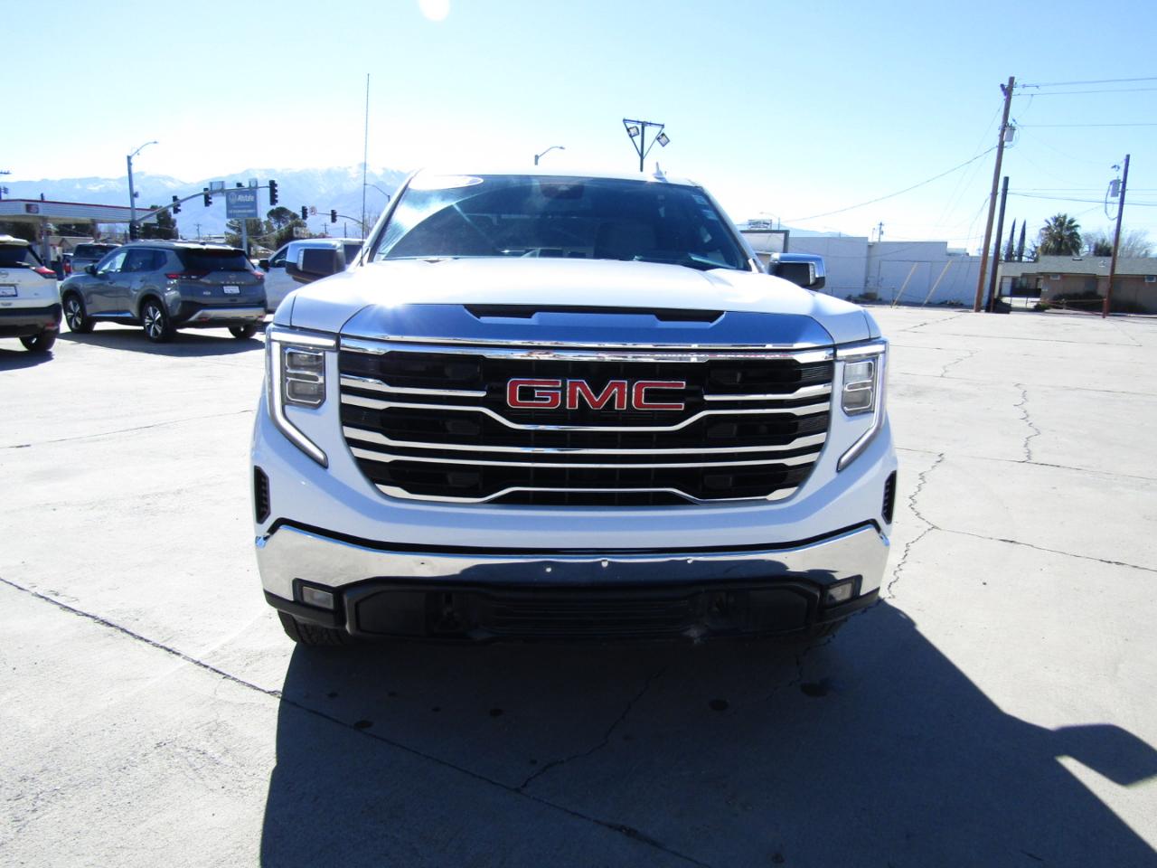 GMC Sierra 1500 4WD Crew Cab 147" SLT 2024