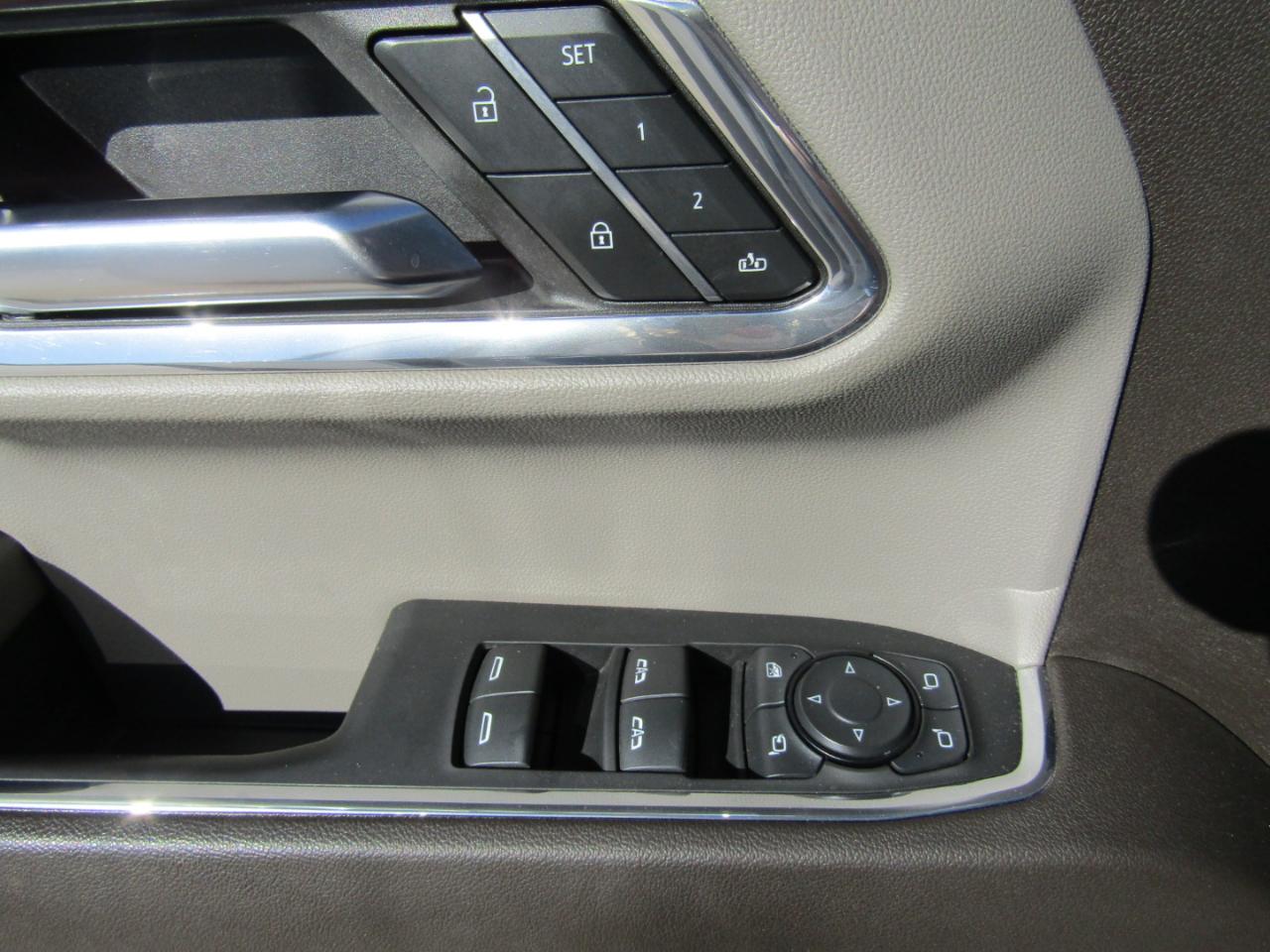 GMC Sierra 1500 4WD Crew Cab 147" SLT 2024