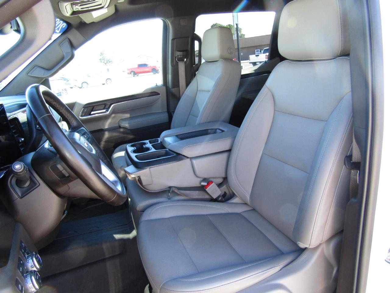 GMC Sierra 1500 4WD Crew Cab 147" SLT 2024