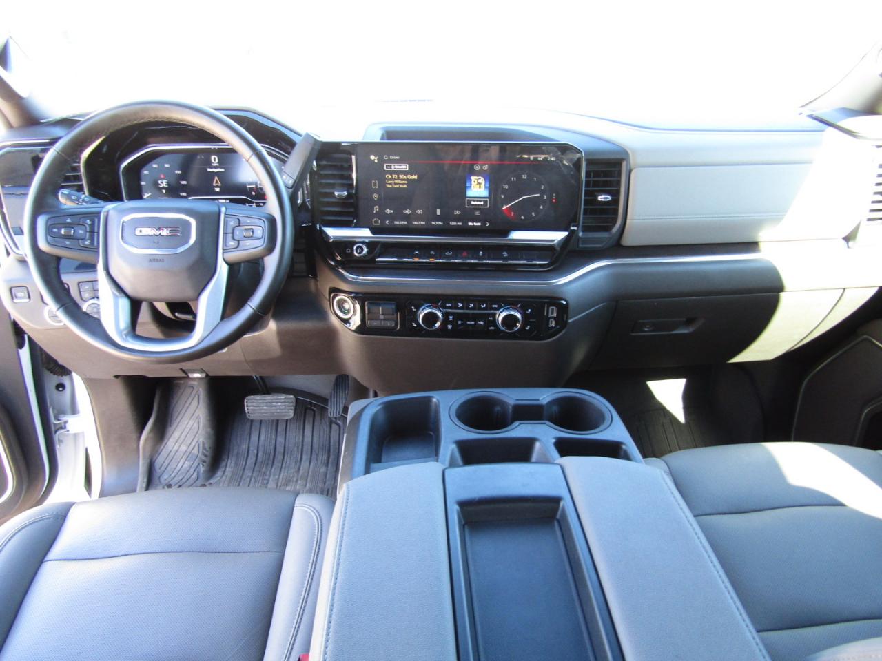 GMC Sierra 1500 4WD Crew Cab 147" SLT 2024