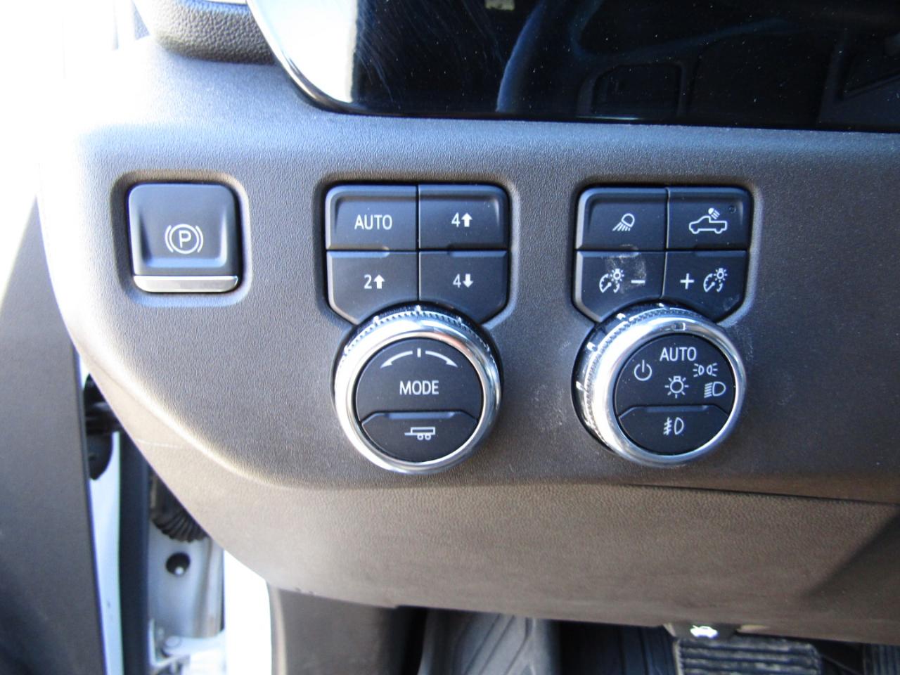 GMC Sierra 1500 4WD Crew Cab 147" SLT 2024